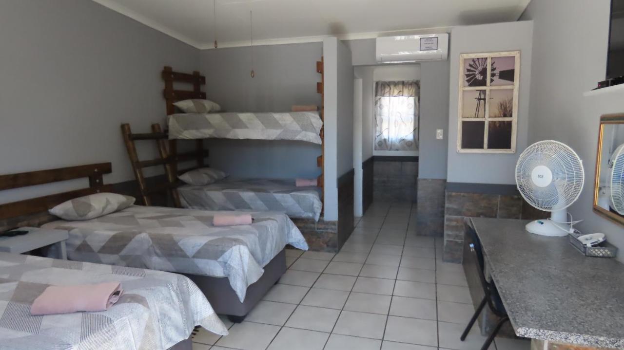 Die Windpomp Gastehuis Beaufort West Esterno foto