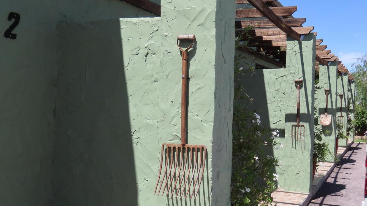 Die Windpomp Gastehuis Beaufort West Esterno foto