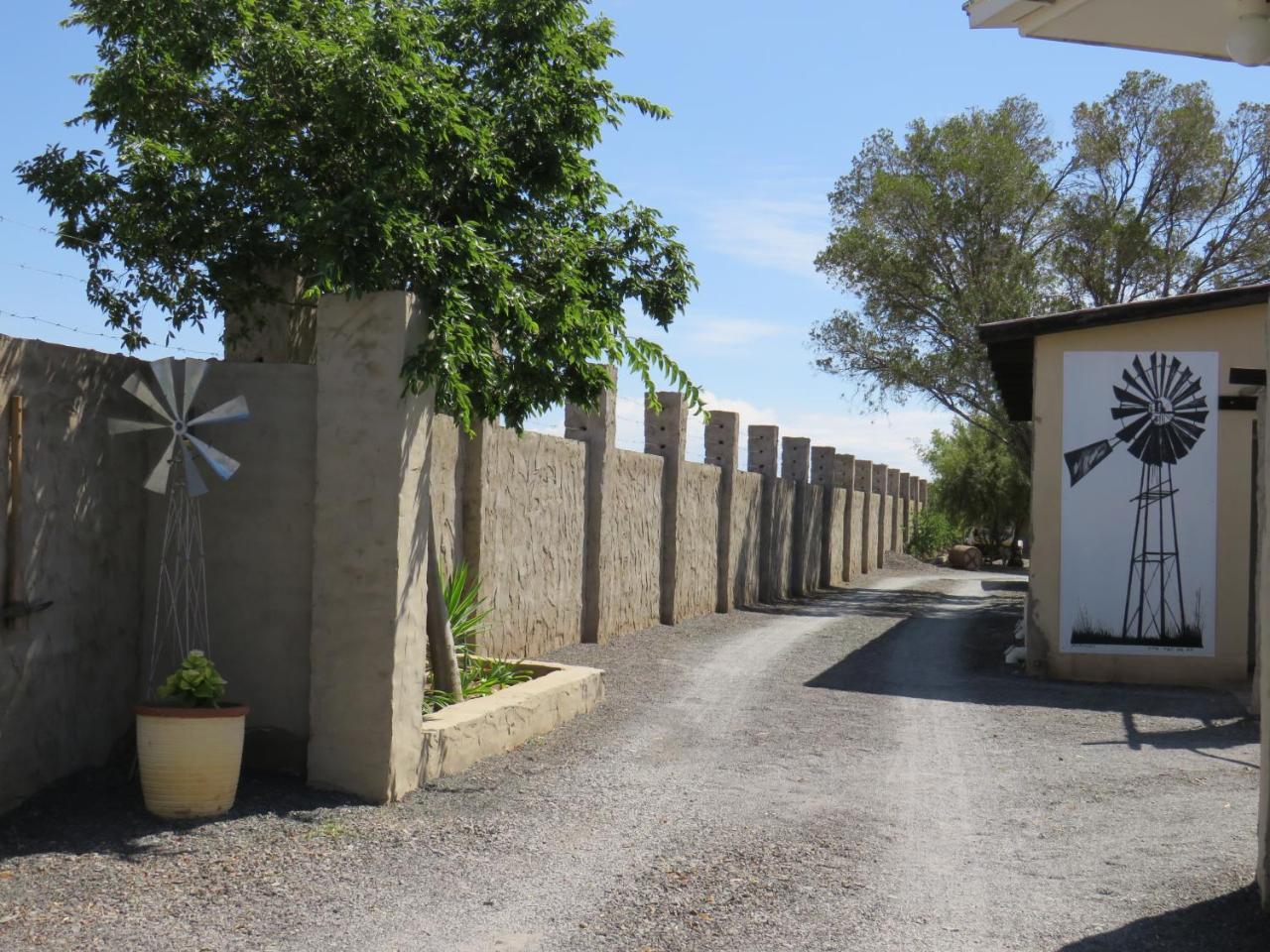 Die Windpomp Gastehuis Beaufort West Esterno foto